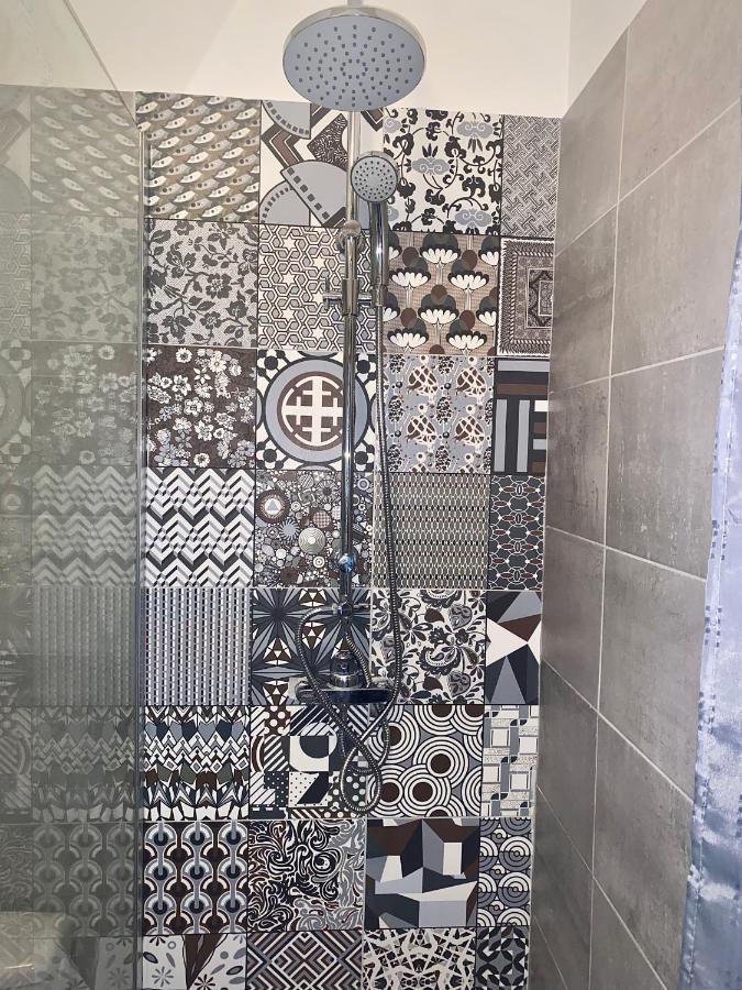 Studio Magali Tarascon Luaran gambar